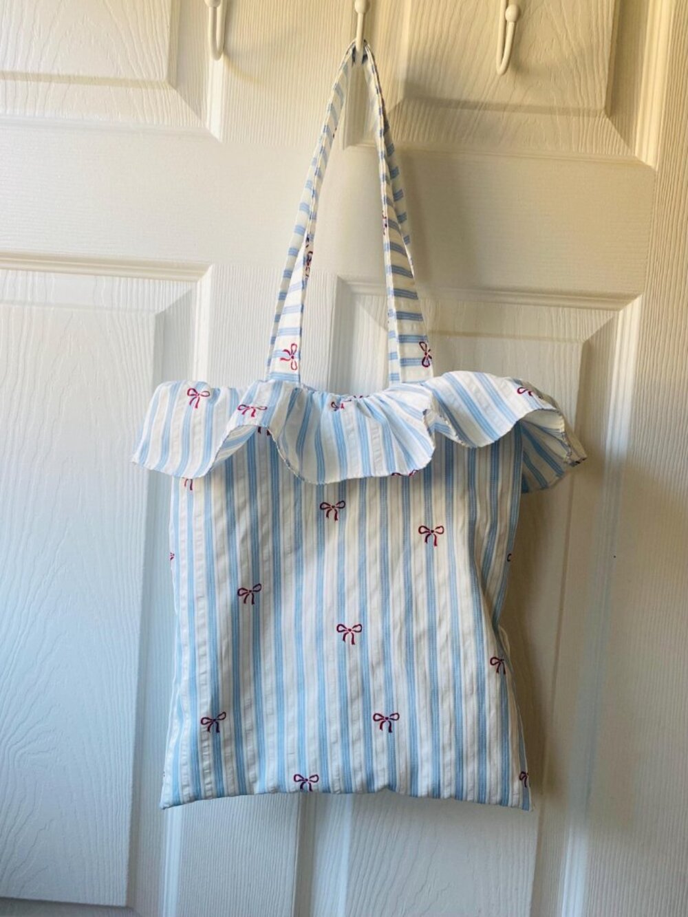 Ruffle Tote bag, baby blue stripe and bow, with linning